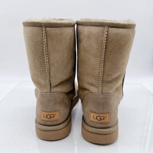 UGG Australia Women's Classic Short II Sheepskin Winter Boots Stone US 6 - Picture 6 of 9
